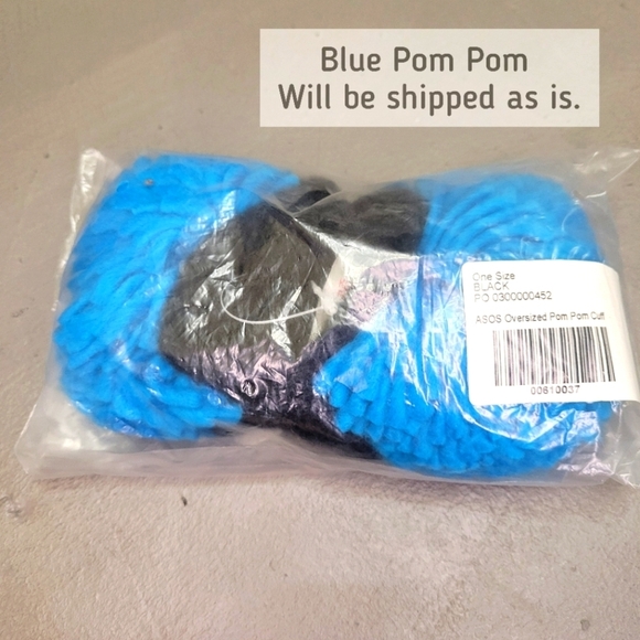 🔵asos🔵 Oversized Blue Pom Pom Cuffs [BNIB]💙 - Picture 3 of 7